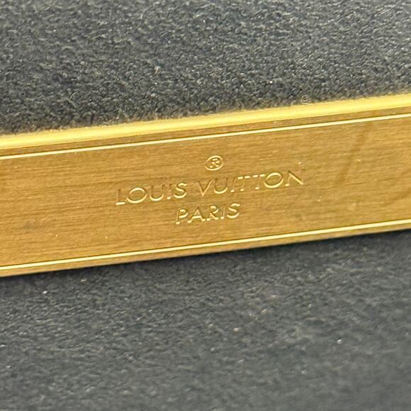 Louis Vuitton Reverse Monogram Dauphine Capitale - Picture 13 of 13